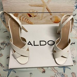 Like new !! White & Silver Aldo shoes 8 1/2